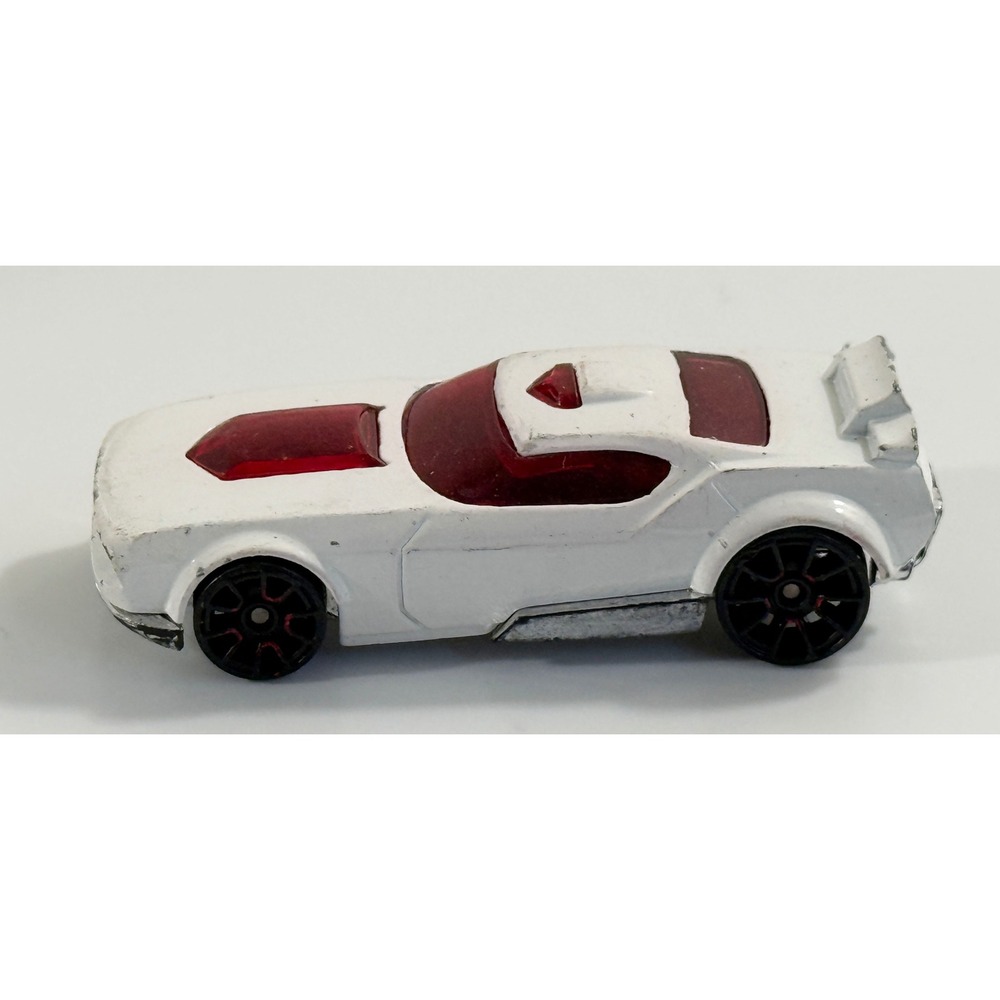 Hot Wheels Fast Fish Toy Car 1:64 White Good Red Windows Fantasy Muscle Car